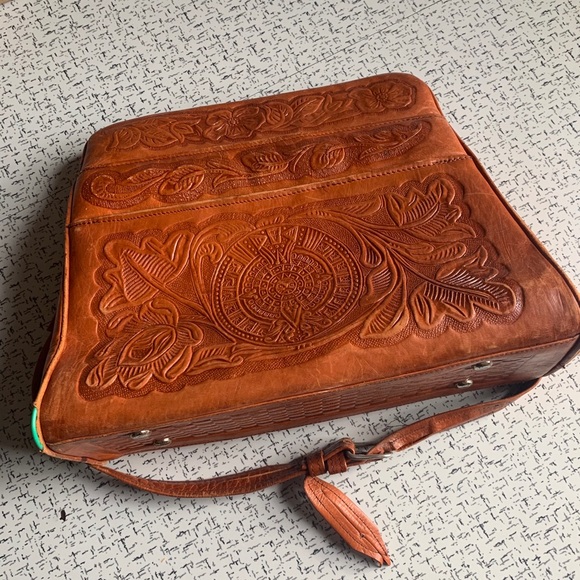 1950s Avelar Leather Etched Boho Bag - Picture 2 of 5